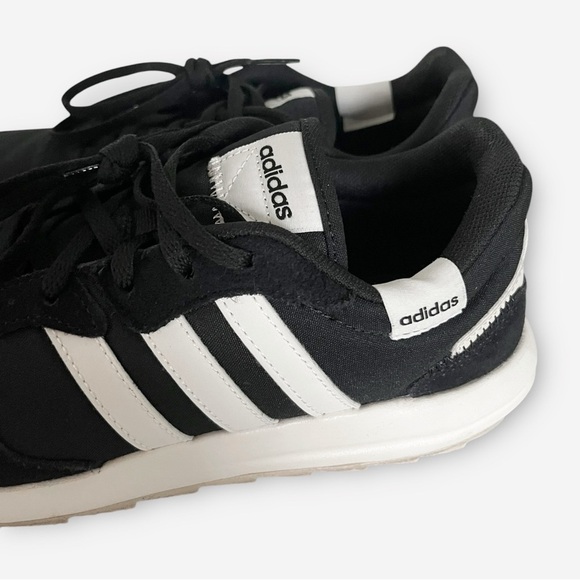 ADIDAS Womens 7.5 Retrorun Core Athletic Sneakers Black White Shoes - Picture 7 of 9